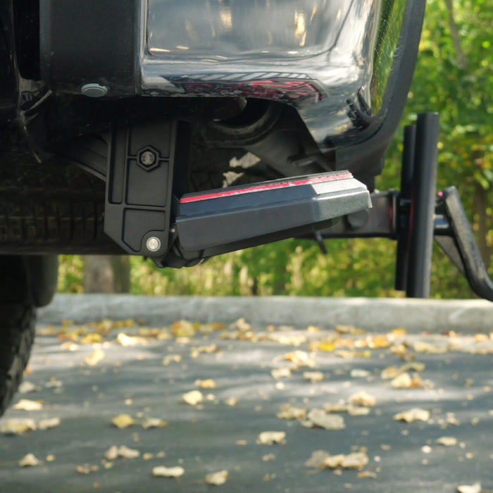 Chevy Silverado/GMC Sierra 1500/2500/3500 (2007-2014) Retractable Bed Step