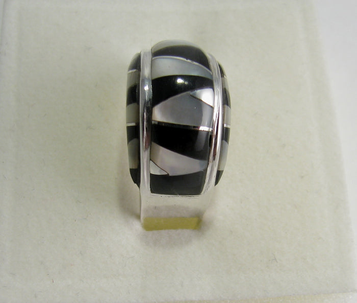 Black onyx and Mother Pearl Ring Sterling Silver   size 6.75 TSC038