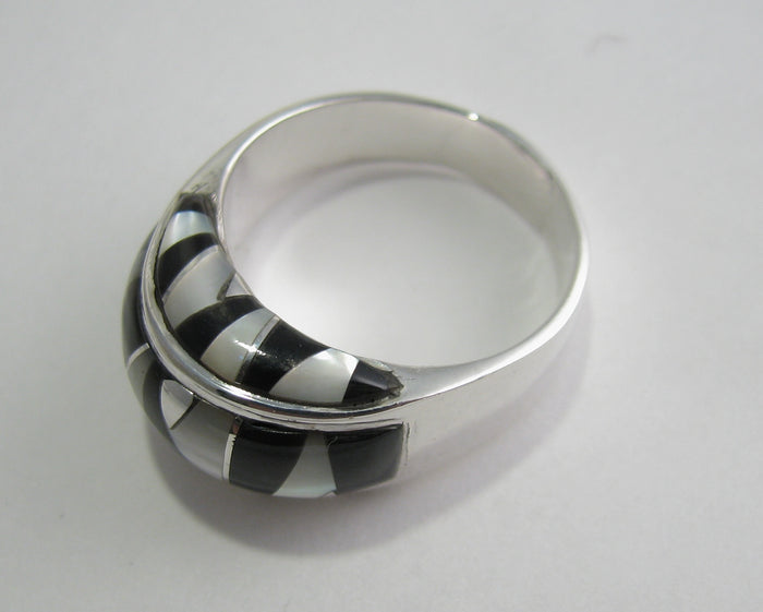 Black onyx and Mother Pearl Ring Sterling Silver   size 6.75 TSC038