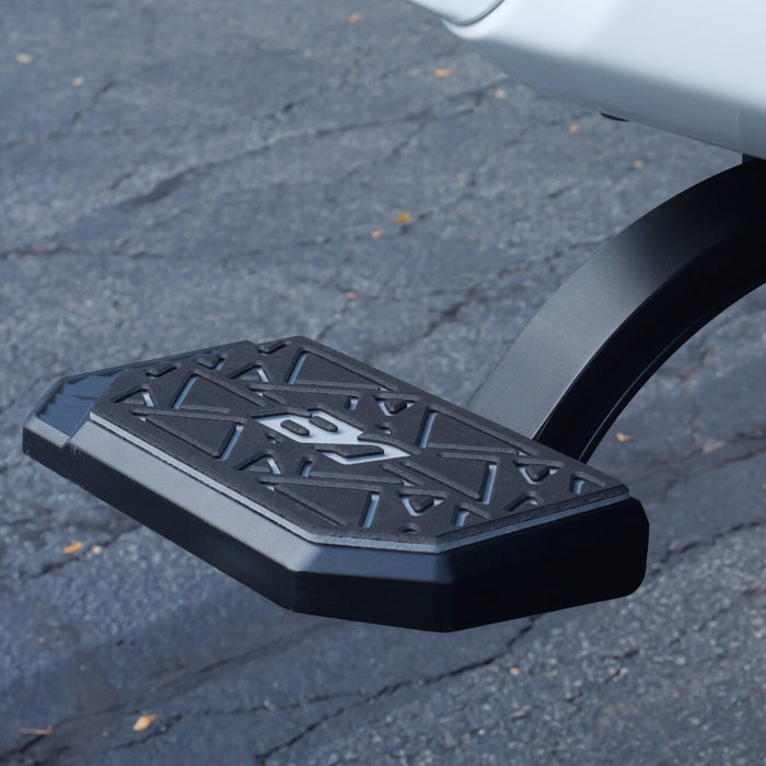 Chevy Silverado/GMC Sierra 1500 (2019-2026) Retractable Bed Step