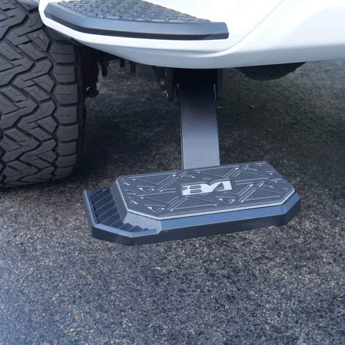 Chevy Silverado/GMC Sierra 2500/3500 (2020-2026) Retractable Bed Step