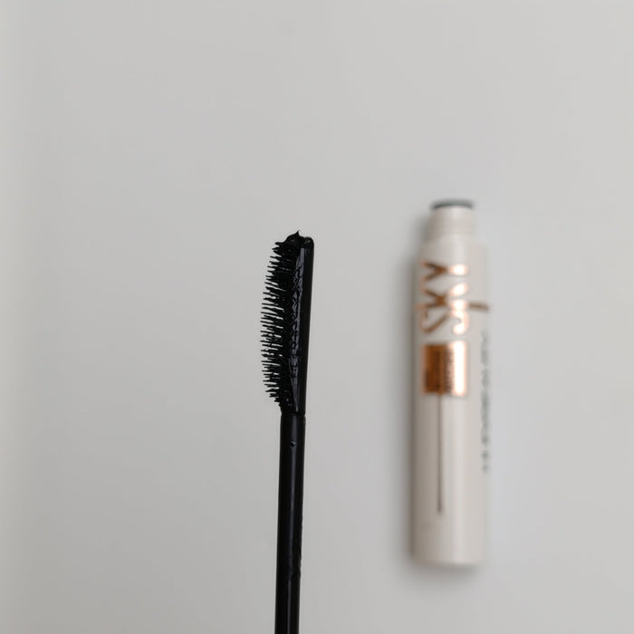 Huda Beauty Sky High Mascara – Super Waterproof Black | Full Volume & Limitless Length - Lotshop.pk