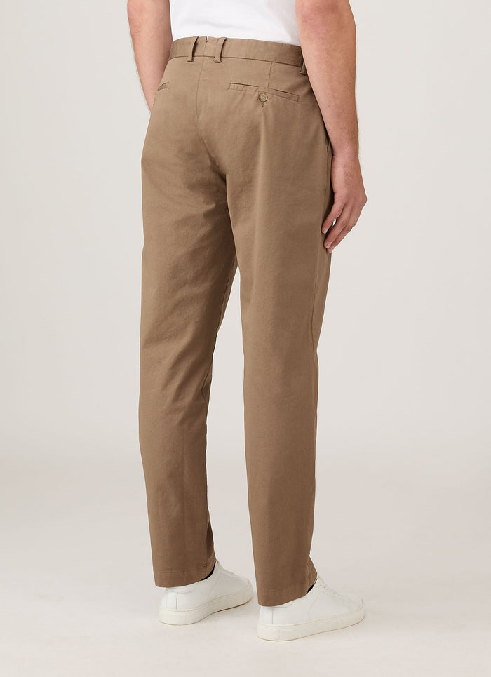 Men's Regular Fit Chino in Dark Stone