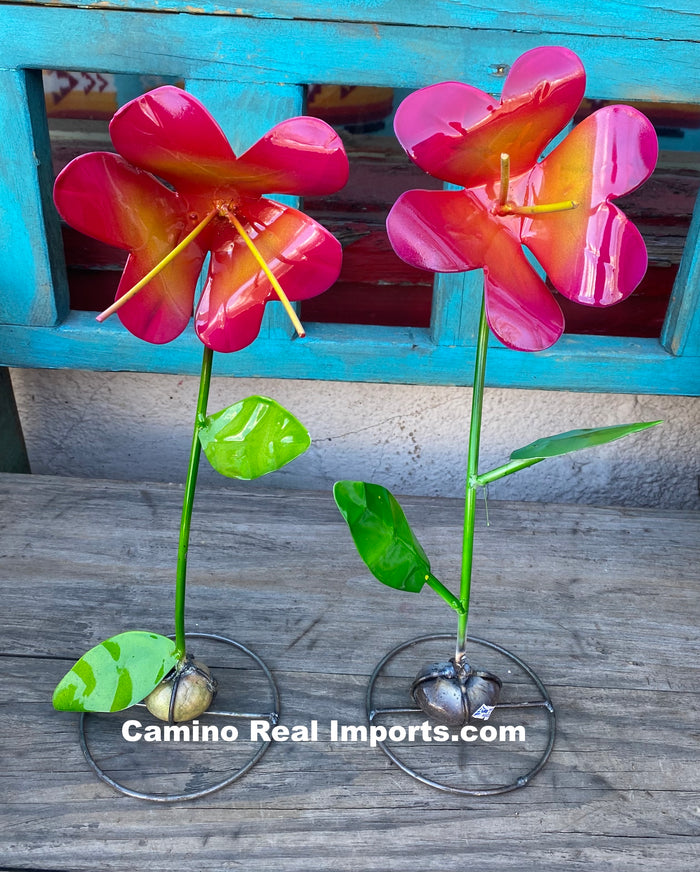 Set Of 2 Metal Flowers Yard Or Garden Decor 2SMF002