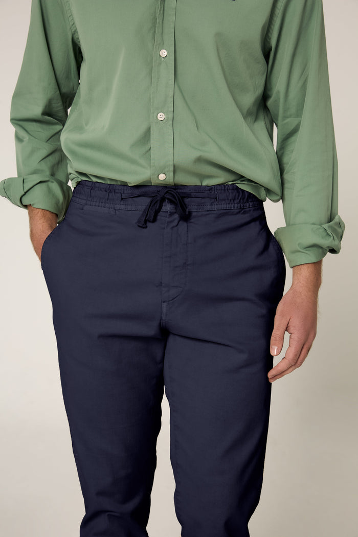 The Chino Jogger Azul Marino