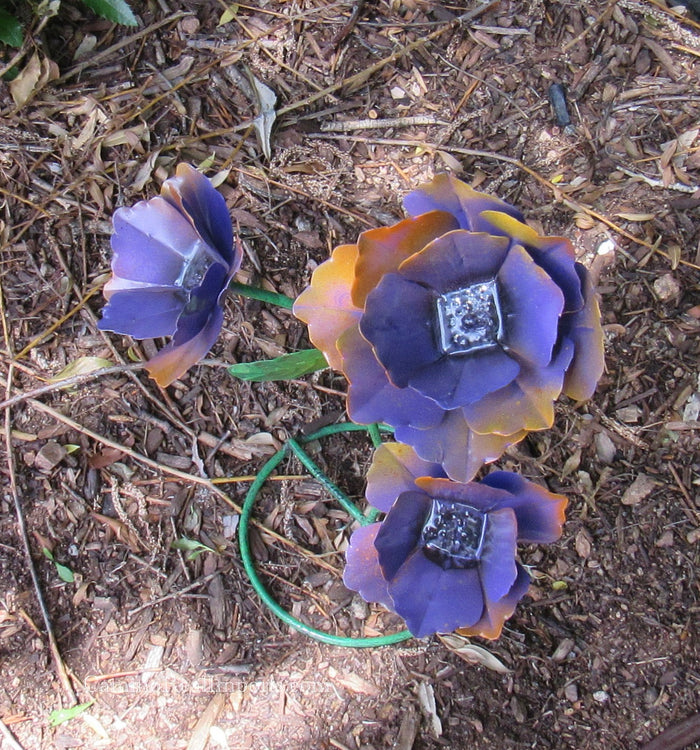 Yard Art Metal Flowers Sculpture 22"  MFLWRMS013